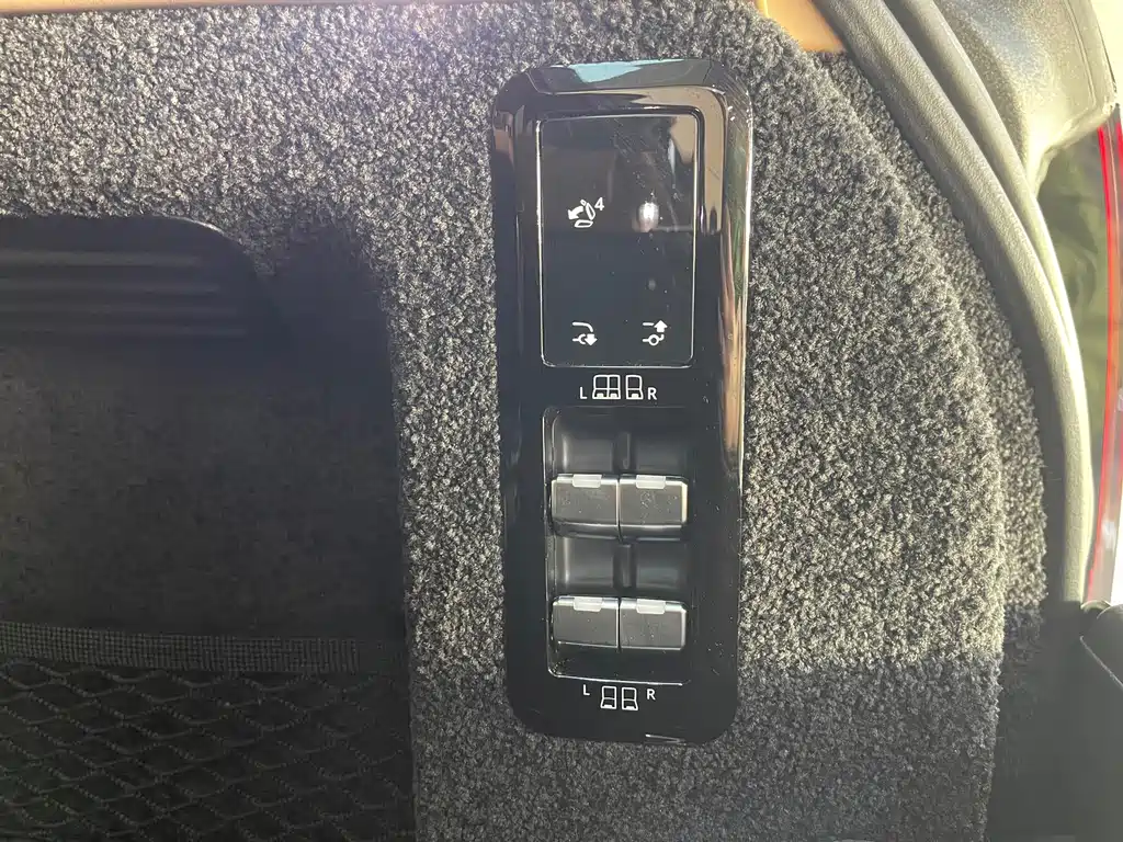 Land Rover Range Rover — миниатюра 19