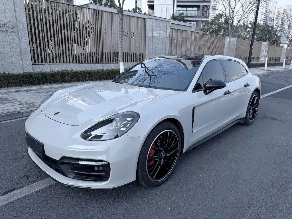 Porsche Panamera 2022