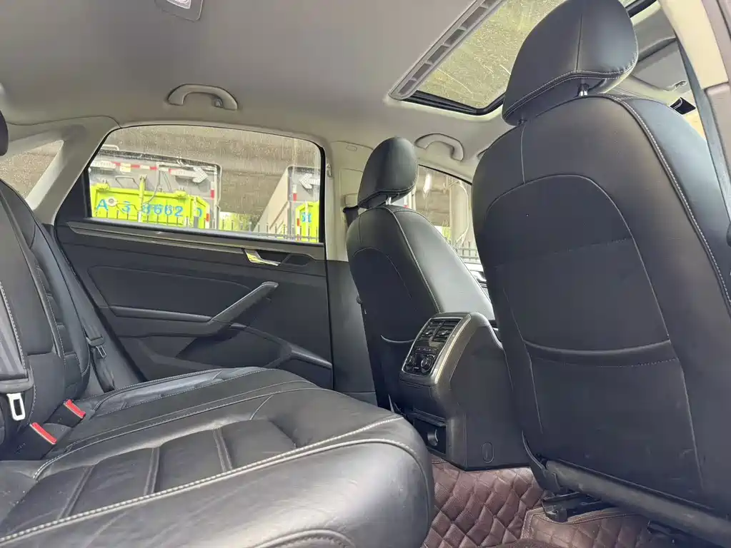 Volkswagen Passat — миниатюра 12