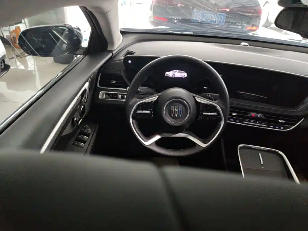 Buick LaCrosse — миниатюра 11