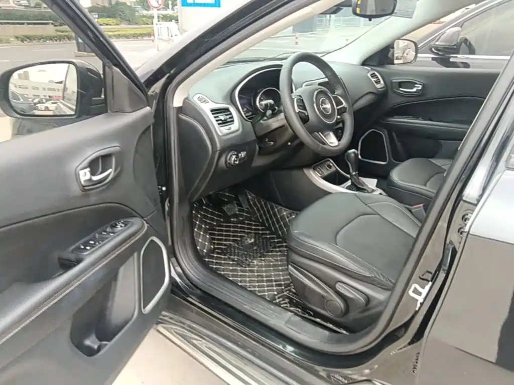 Jeep Compass — миниатюра 16