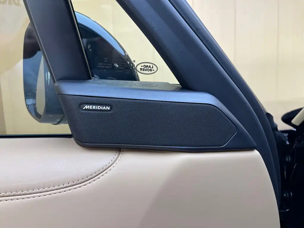 Land Rover Range Rover — миниатюра 17
