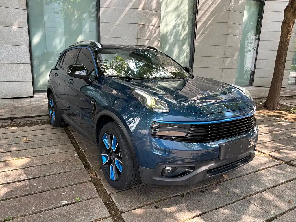 Lynk & Co 01 — миниатюра 4