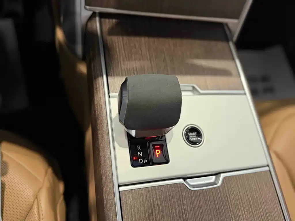 Land Rover Range Rover — миниатюра 12