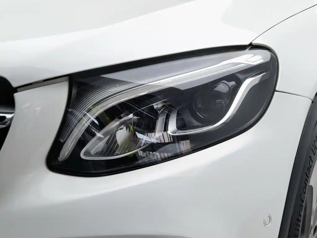 Mercedes-Benz GLC 2017 GLC 260 4MATIC Luxury