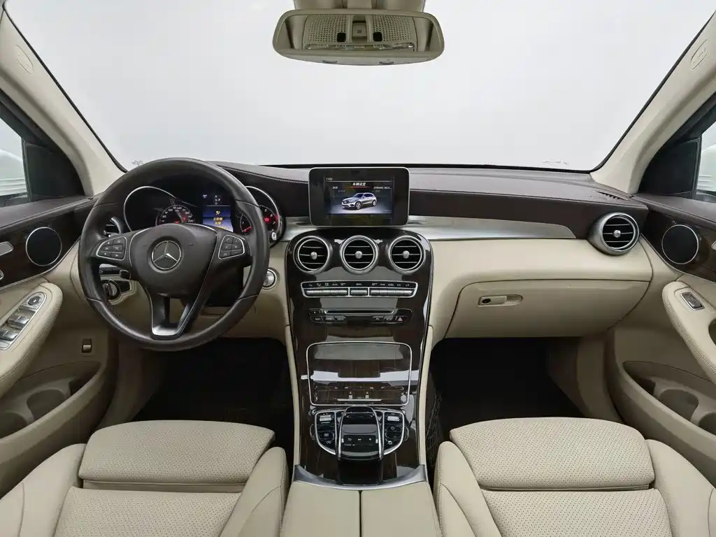 Mercedes-Benz GLC 2017 GLC 260 4MATIC Luxury