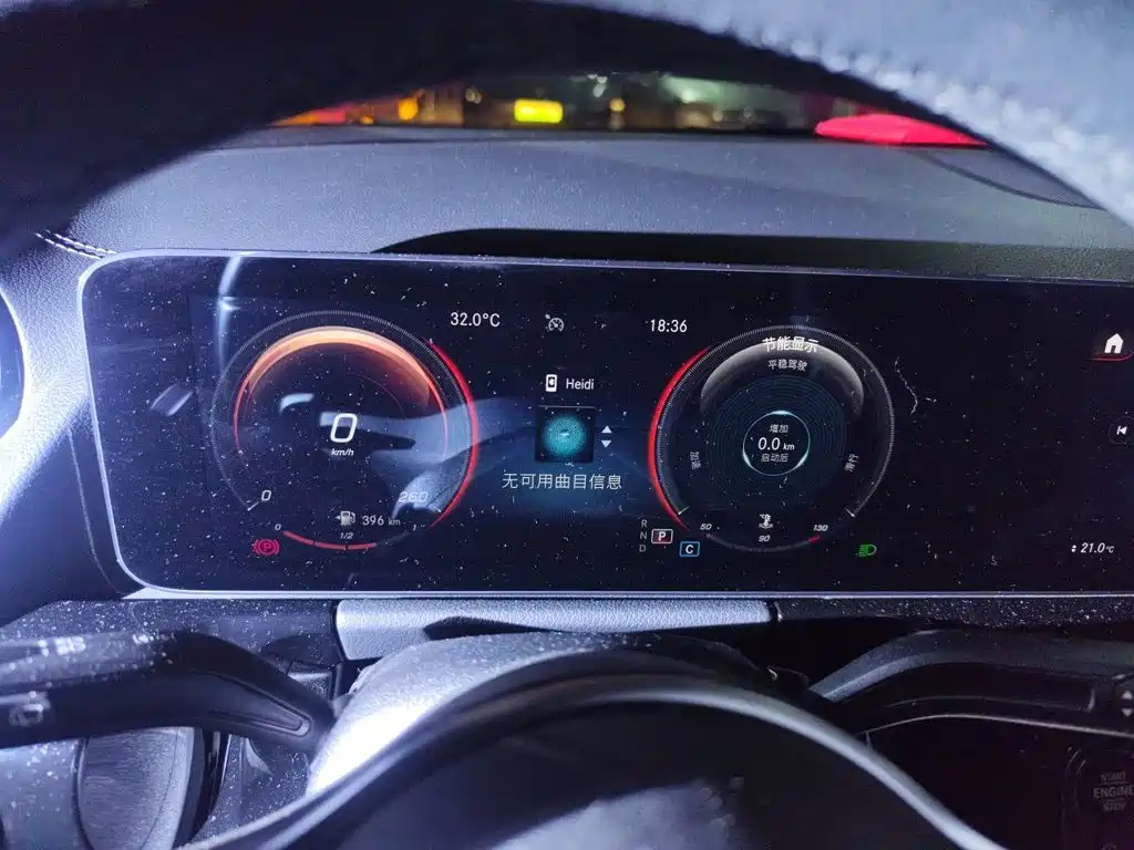 Mercedes-Benz GLA — миниатюра 8
