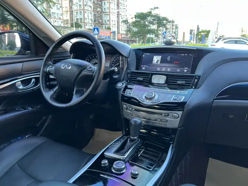 Infiniti Q70 — миниатюра 15