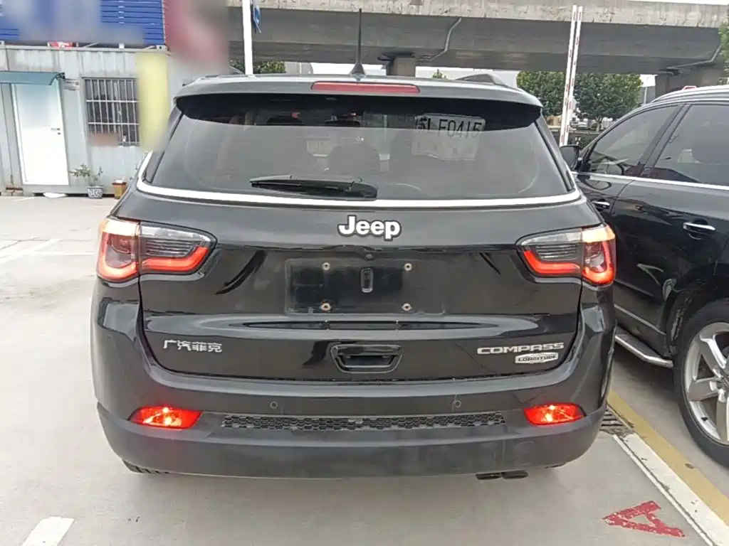 Jeep Compass — миниатюра 6