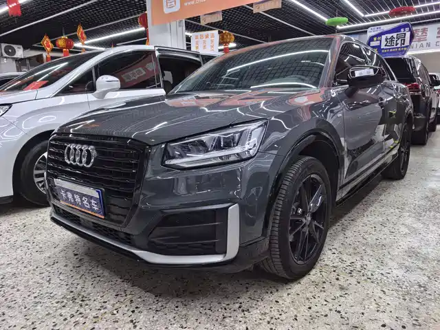 audi q2l