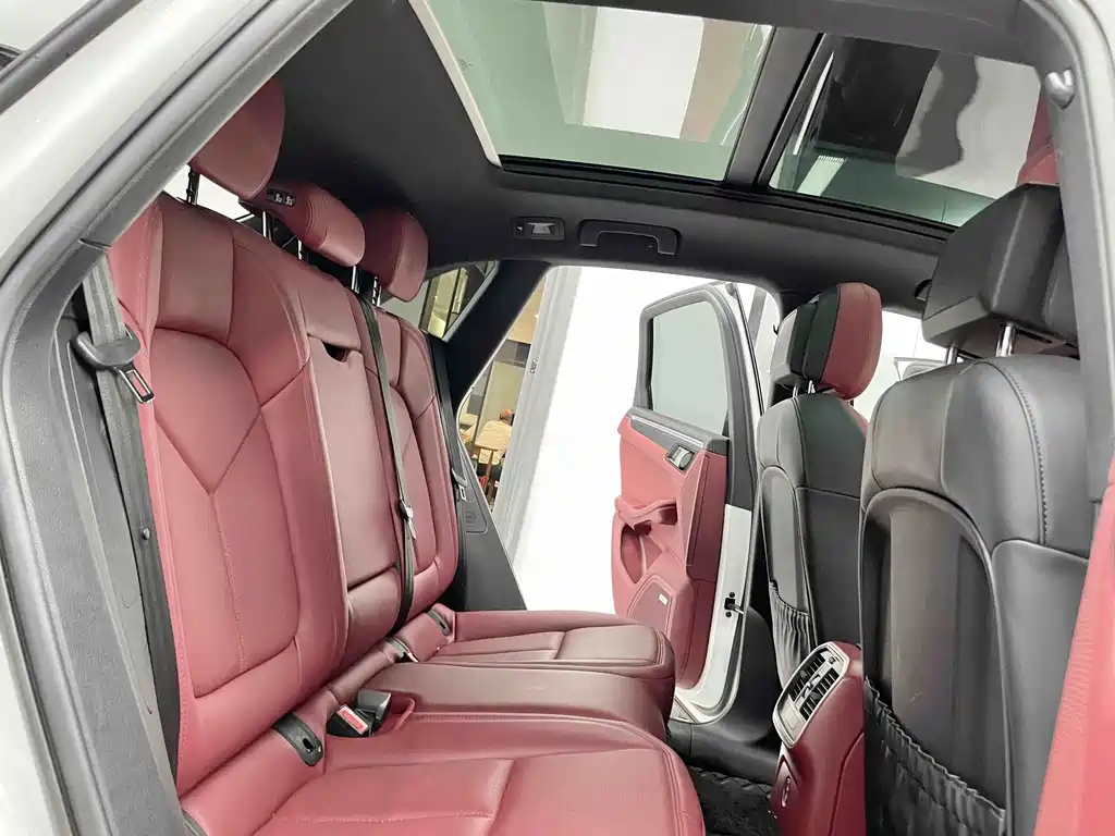 Porsche Macan — миниатюра 6