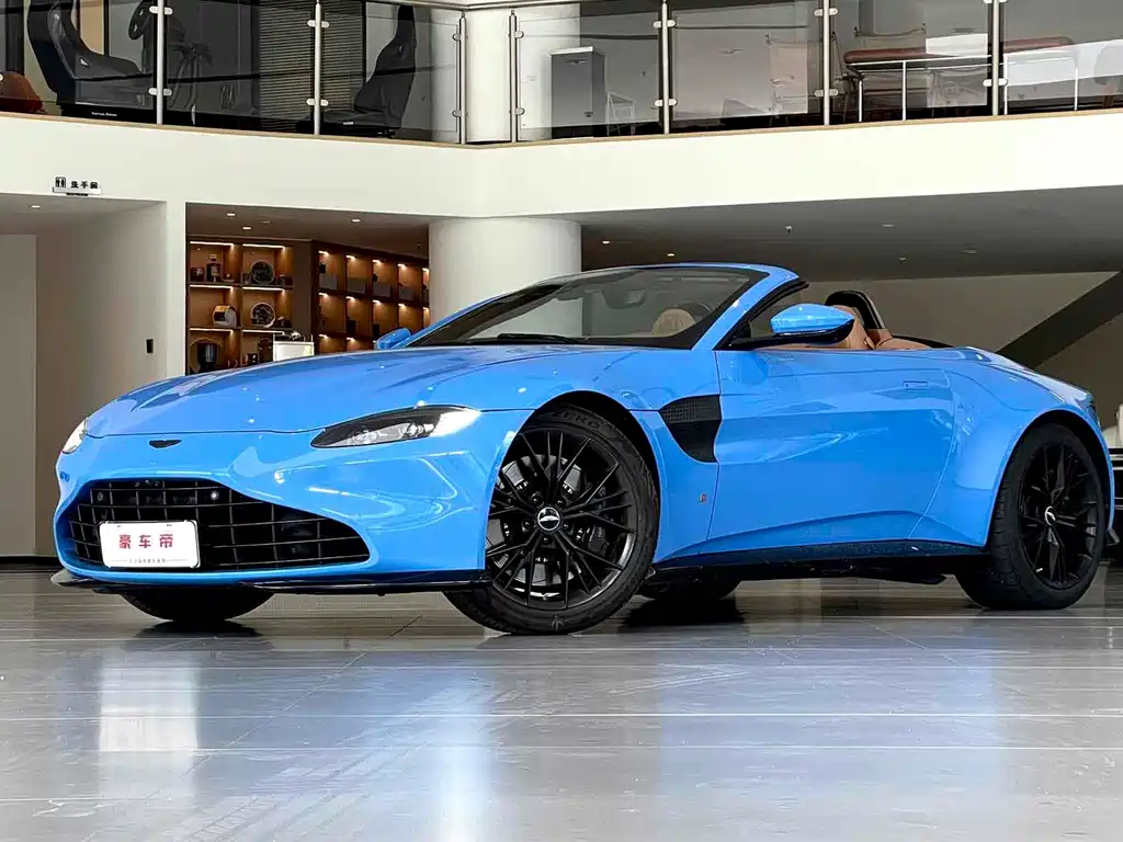 ASTON MARTIN V8 VANTAGE