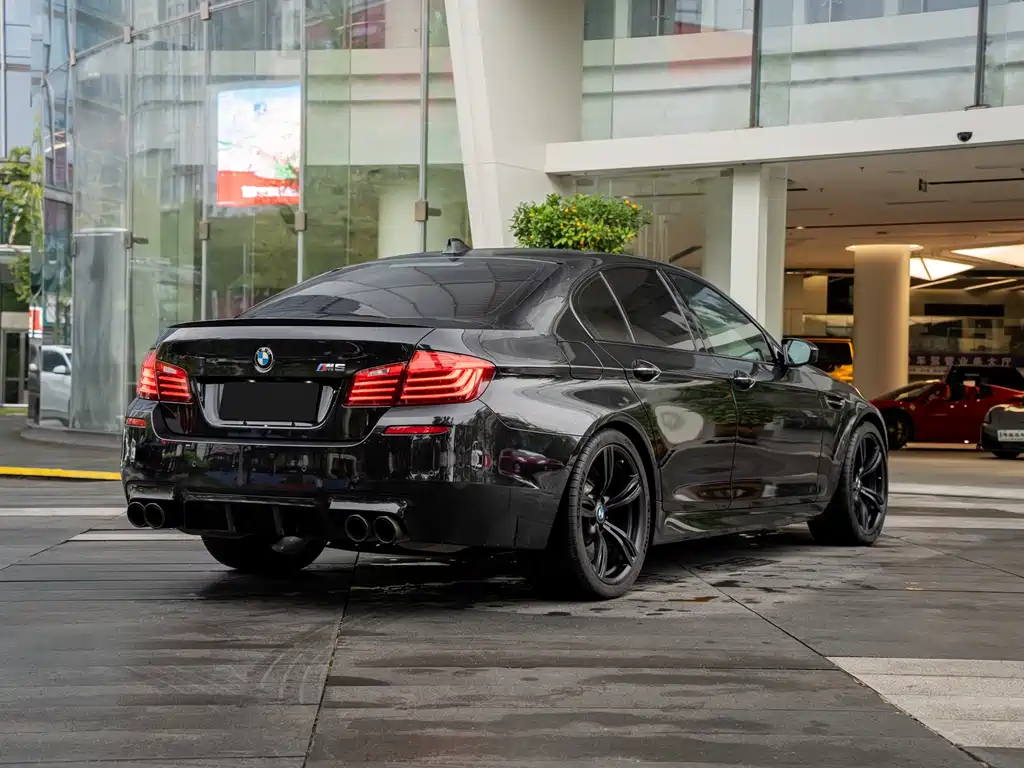 BMW M5