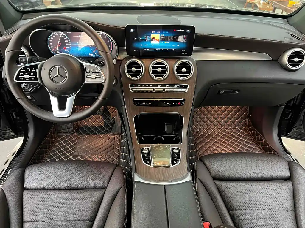 MERCEDES-BENZ GLC