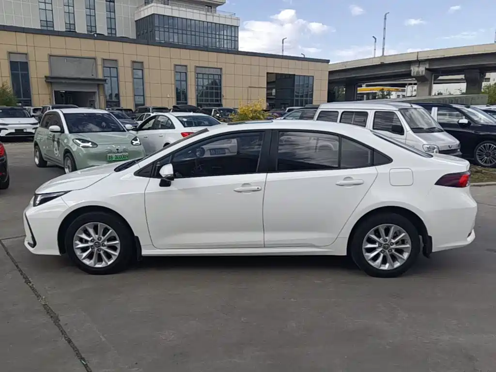 Toyota Corolla — миниатюра 4