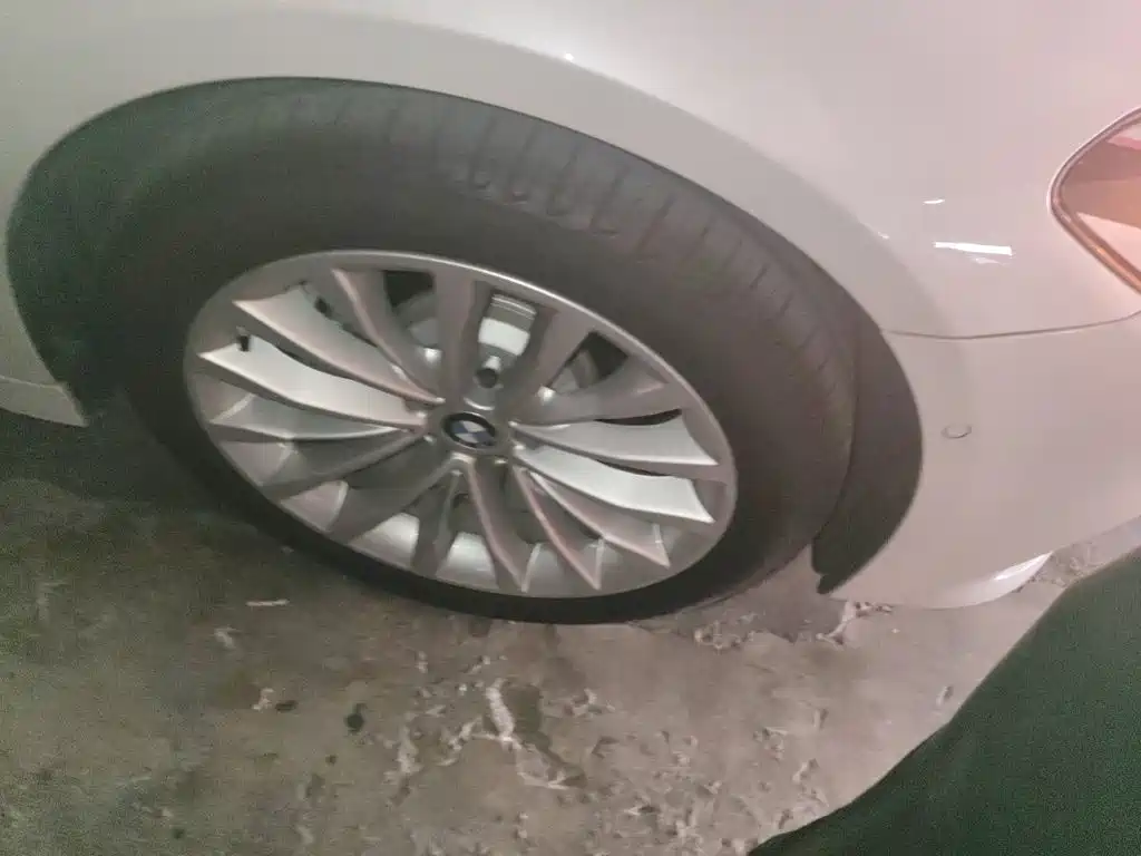BMW 5 Series New Energy — миниатюра 8