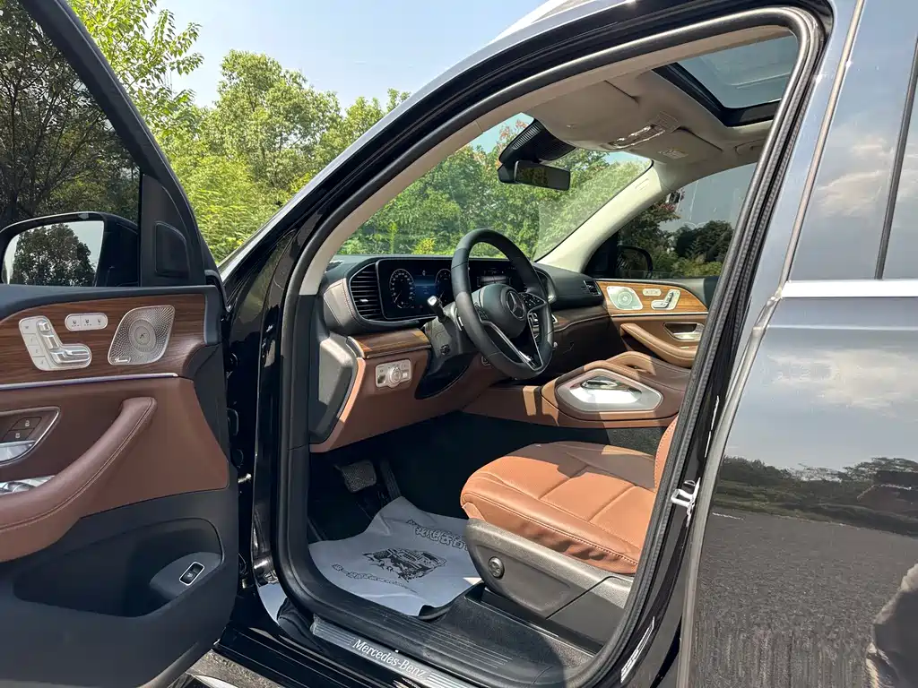 Mercedes-Benz GLE (Import) — миниатюра 5