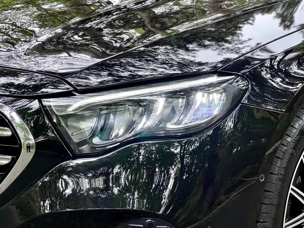 Mercedes-Benz E-Class — миниатюра 3