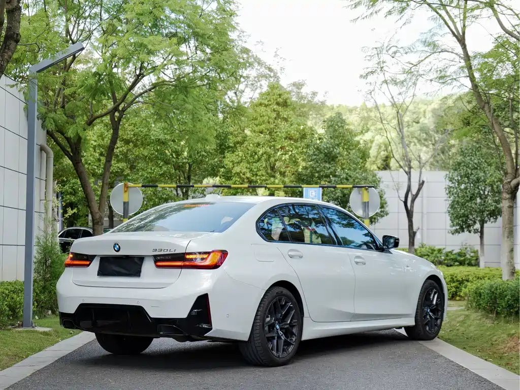 BMW 3 Series — миниатюра 4