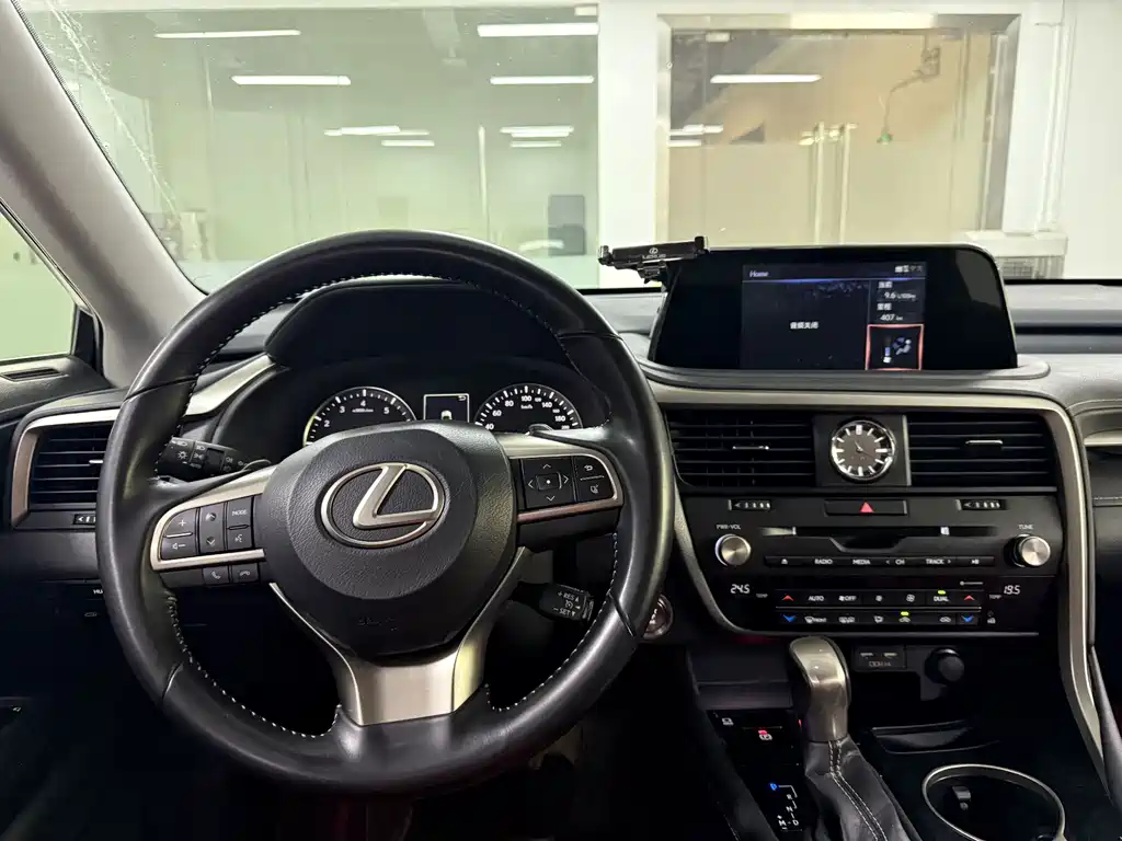 Lexus RX — миниатюра 17
