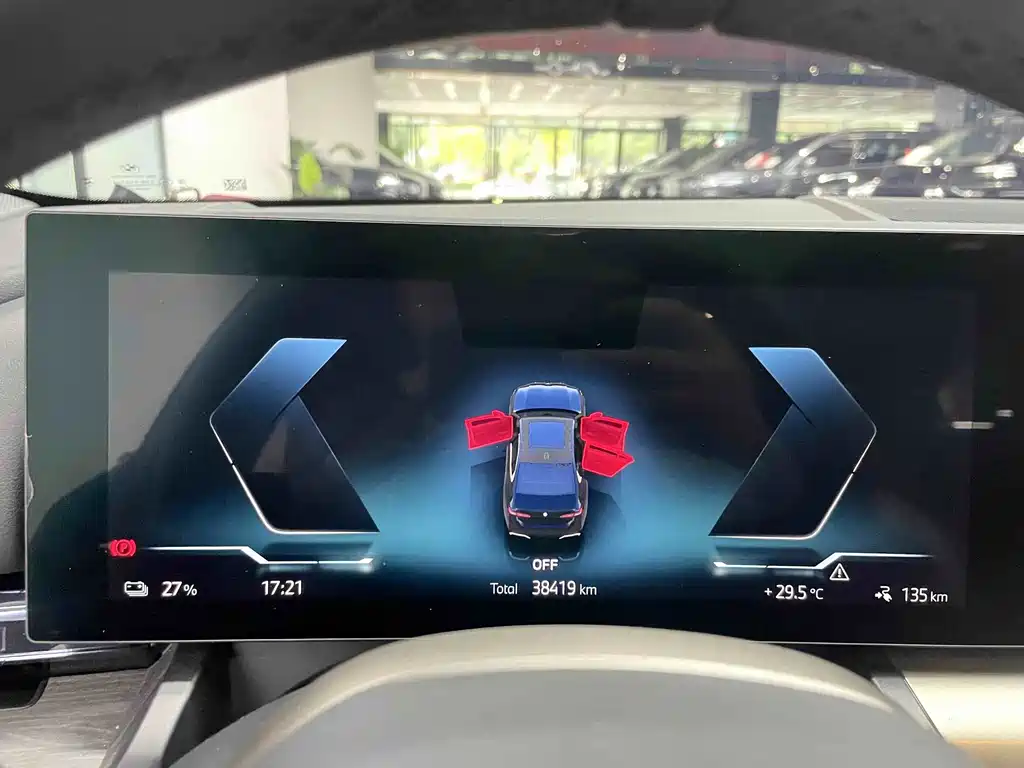 BMW i5 — миниатюра 9