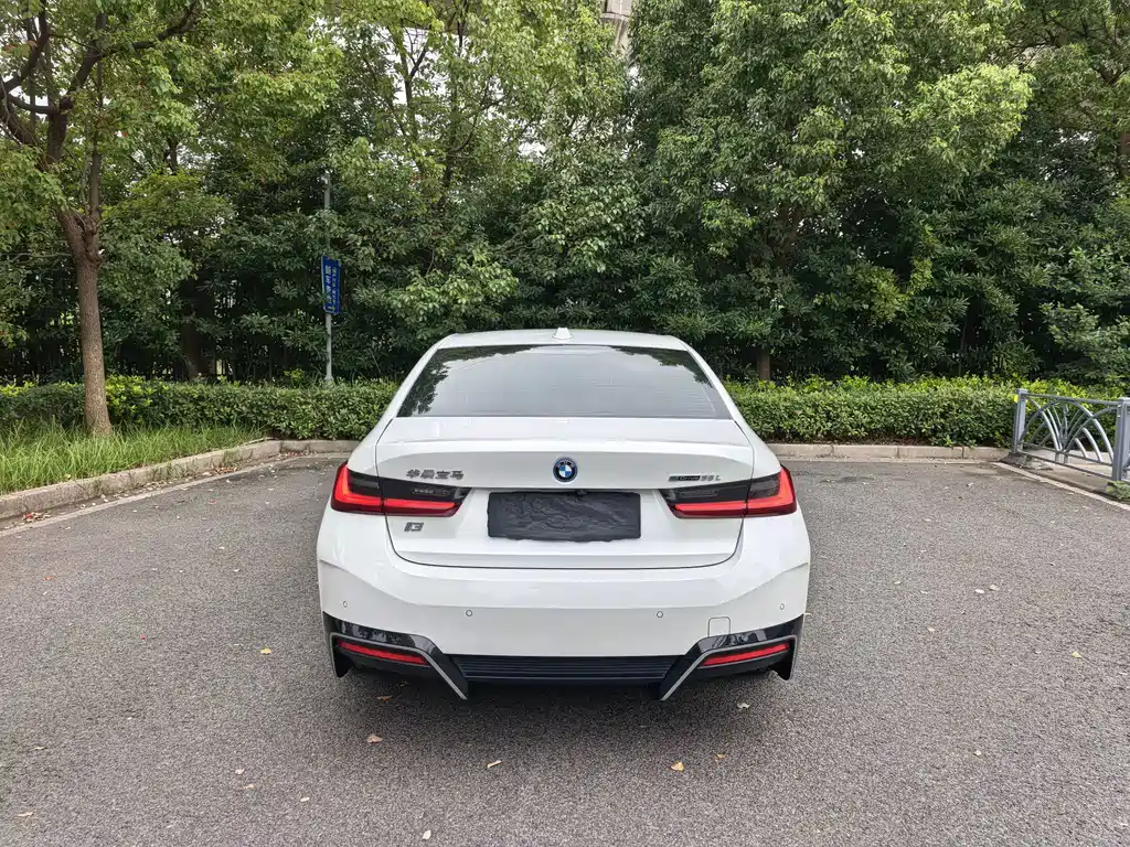 BMW i3 — миниатюра 6