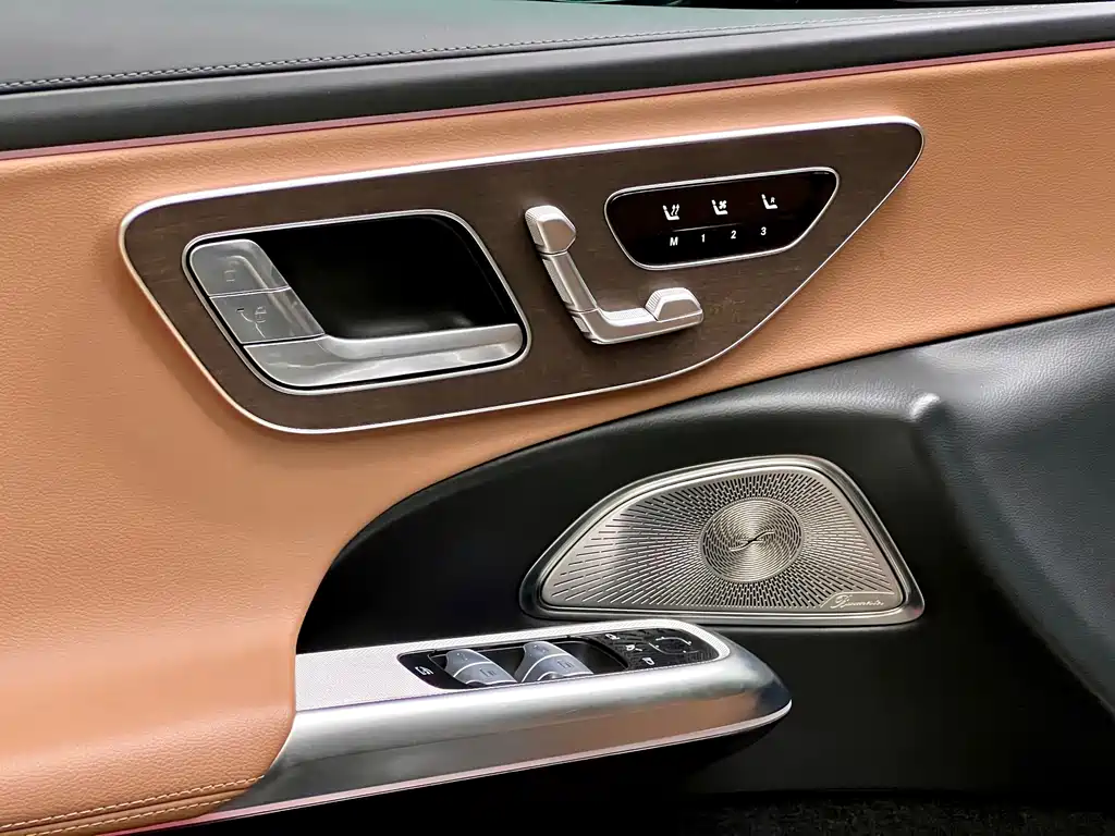 Mercedes-Benz E-Class — миниатюра 22