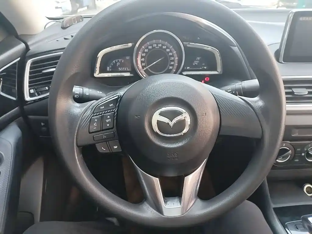 Mazda 3 Axela — миниатюра 11