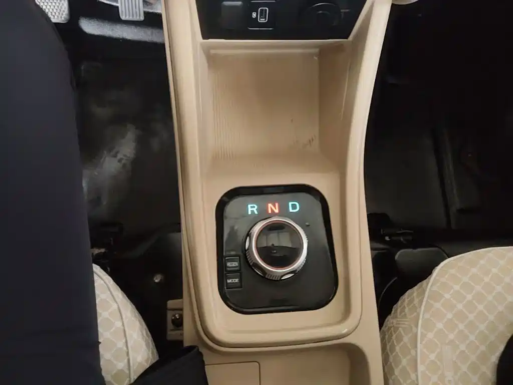 Kuayue 新豹T3 EV — миниатюра 14