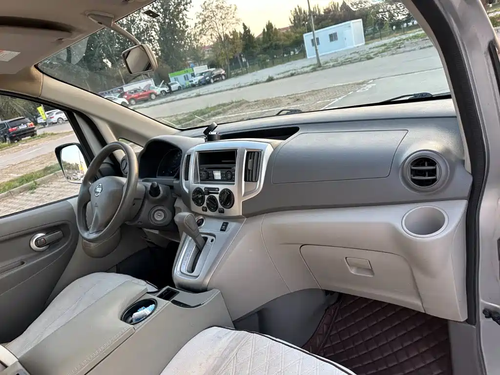 Nissan NV200 — миниатюра 17