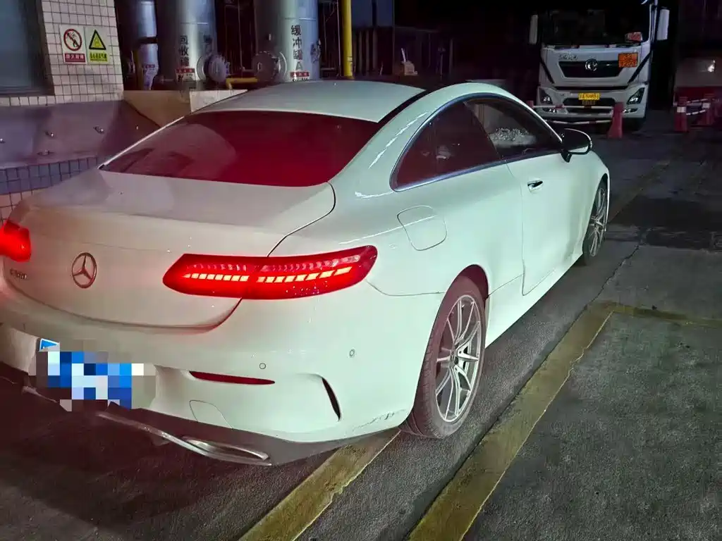 Mercedes-Benz E-Class (Import) — миниатюра 6