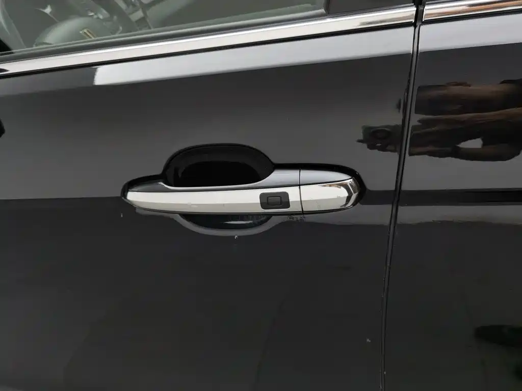 Hongqi Hongqi H7 — миниатюра 18