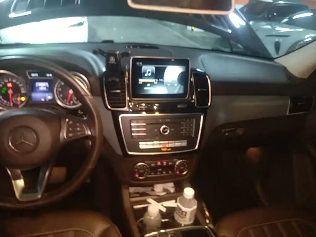 Mercedes-Benz GLE (Import) — миниатюра 13