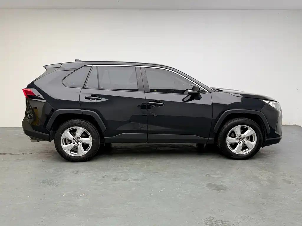 Toyota RAV4 — миниатюра 15