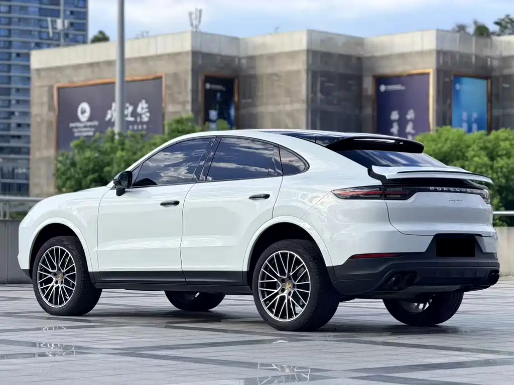 Porsche Cayenne — миниатюра 5