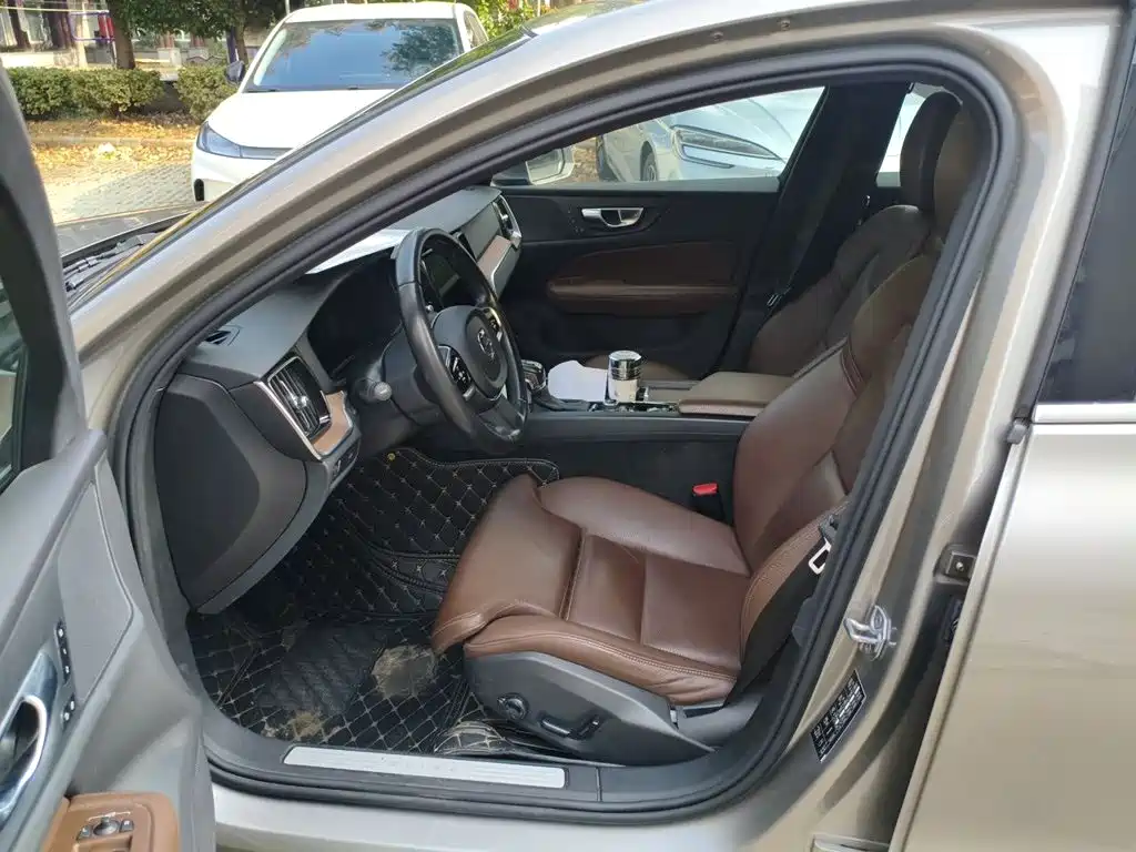 Volvo S60 — миниатюра 8
