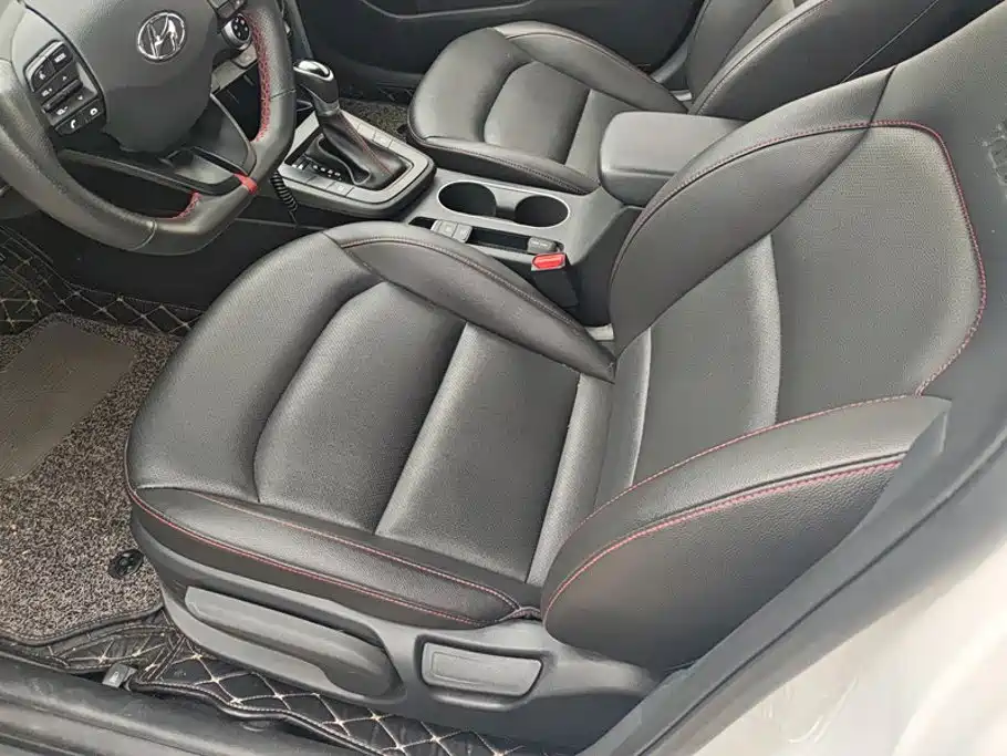 Hyundai Elantra — миниатюра 9
