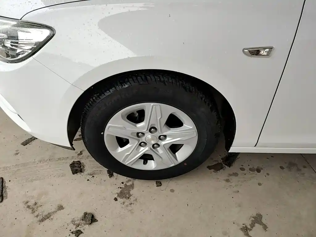 Chevrolet Cavalier — миниатюра 23