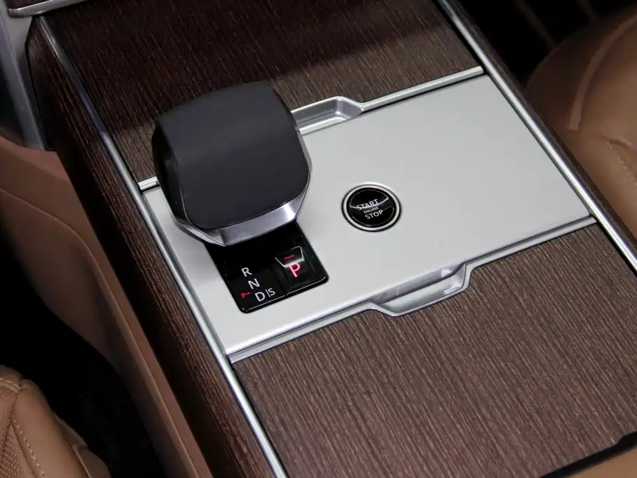 Land Rover Range Rover — миниатюра 19