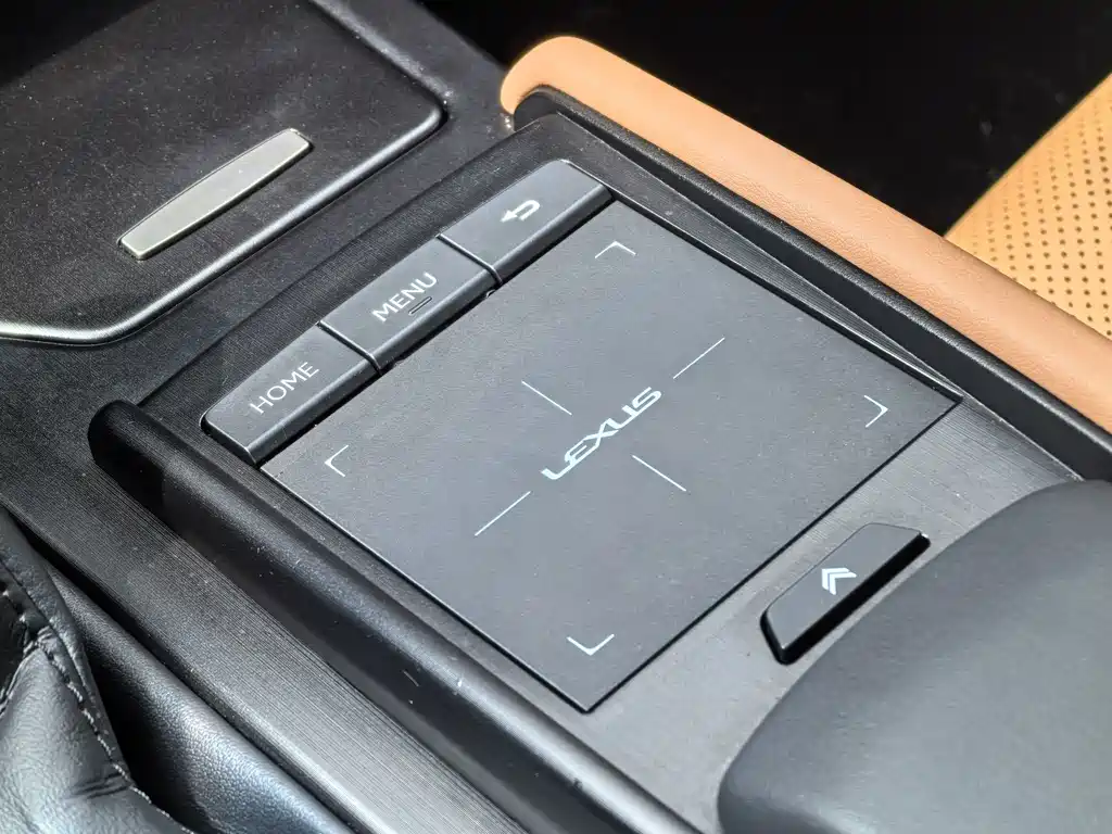Lexus ES — миниатюра 18
