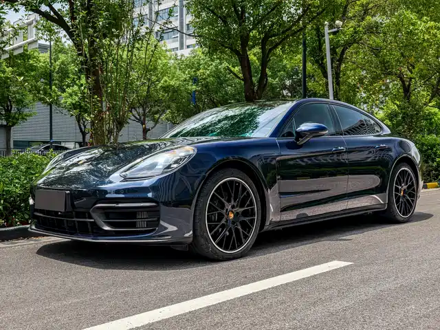 PORSCHE PANAMERA 2023