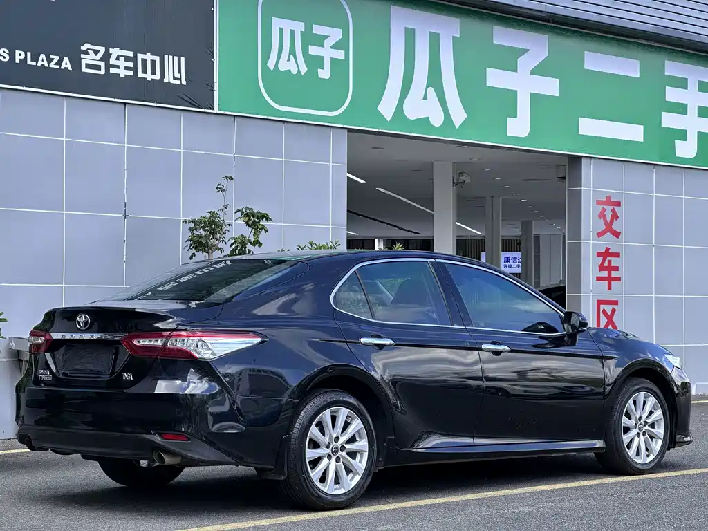 Toyota Camry — миниатюра 14