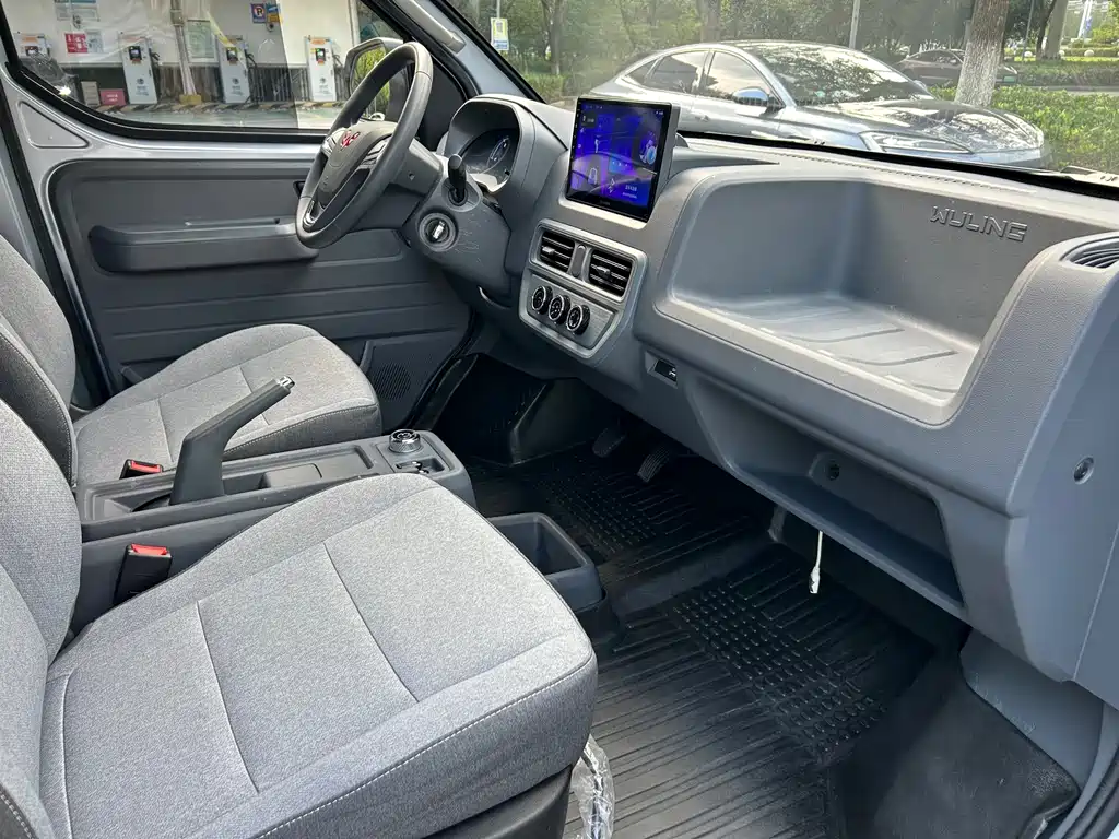 Wuling Yangguang — миниатюра 7