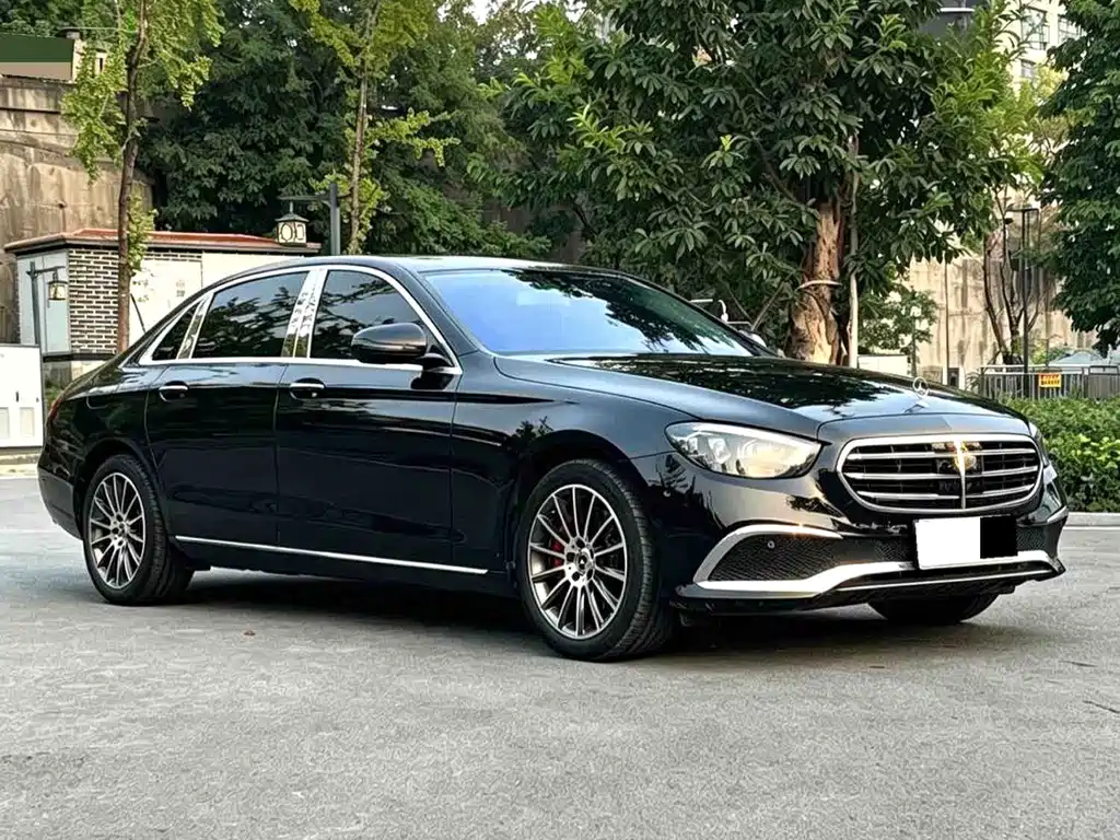 Mercedes-Benz E-Class — миниатюра 3