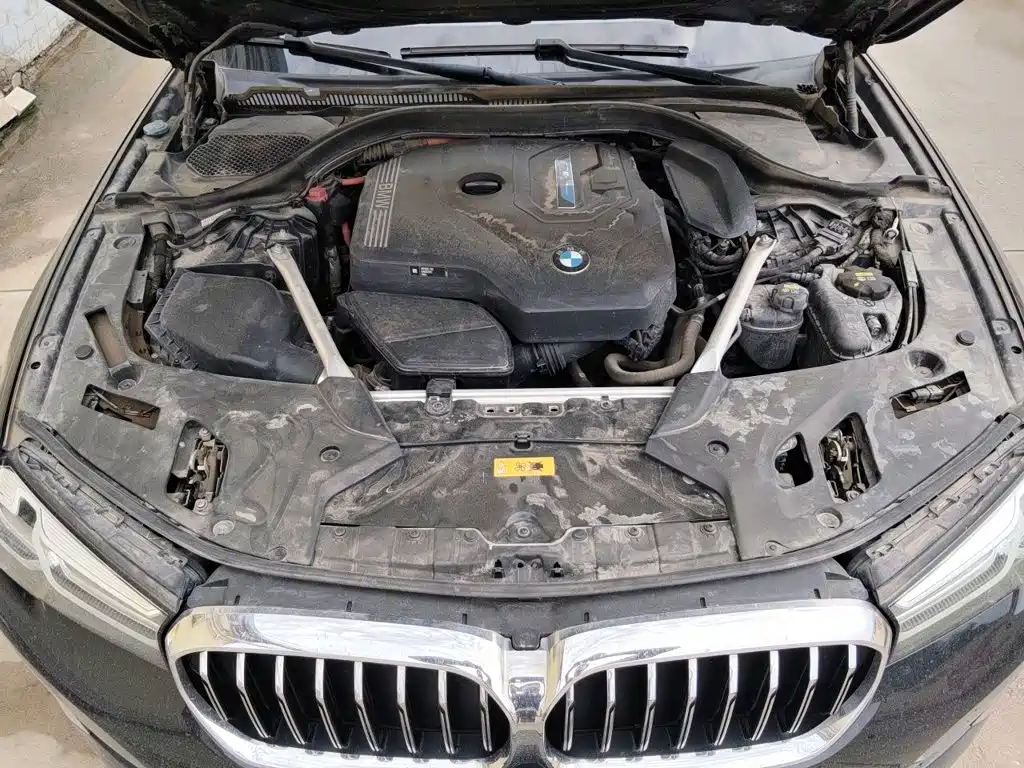 BMW 5 Series New Energy — миниатюра 21