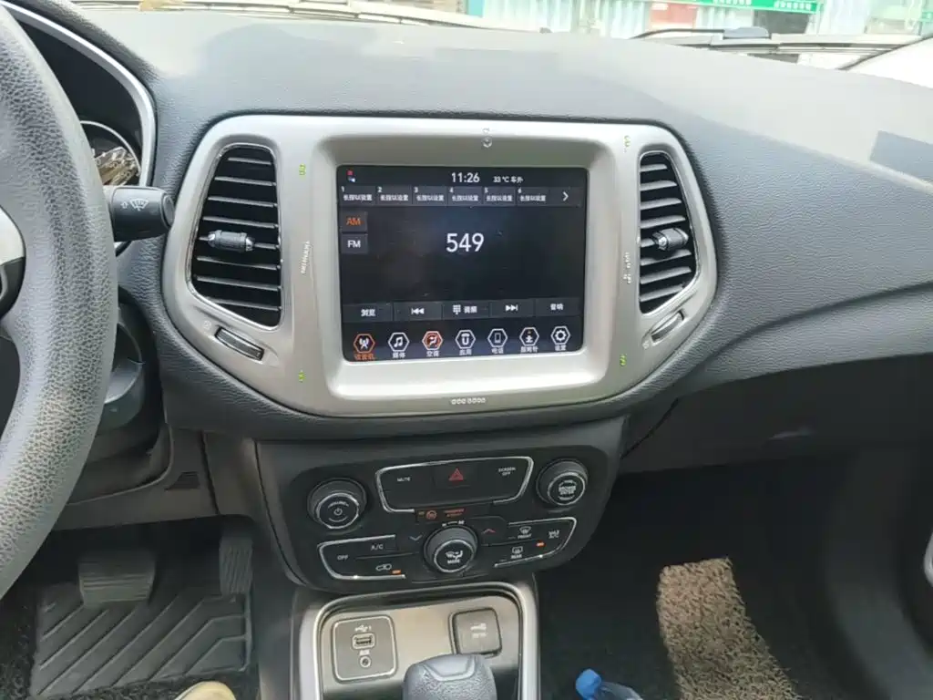 Jeep Compass — миниатюра 13