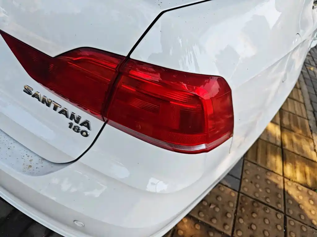 Volkswagen Santana — миниатюра 8