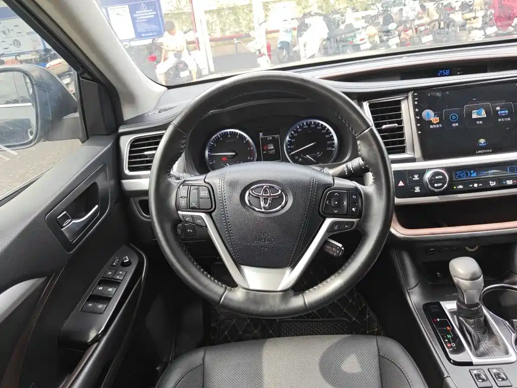 Toyota Highlander — миниатюра 11