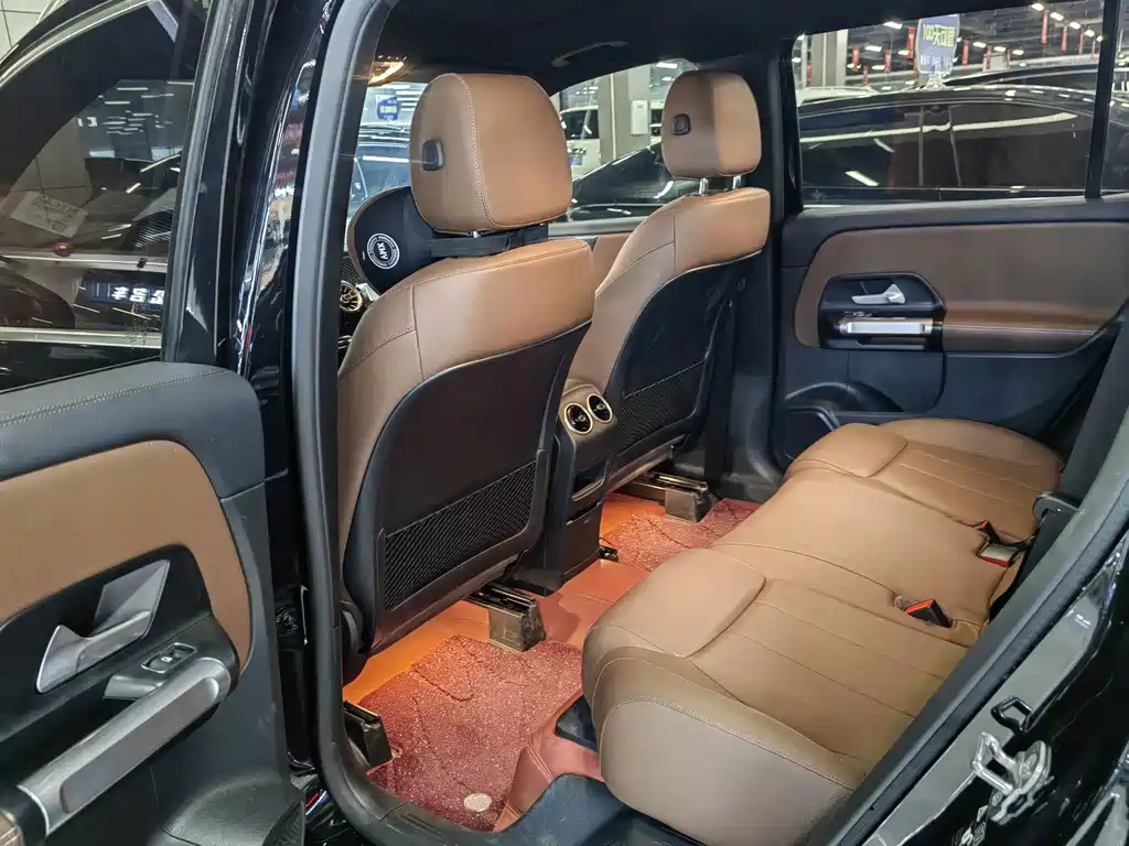 Mercedes-Benz GLB — миниатюра 12