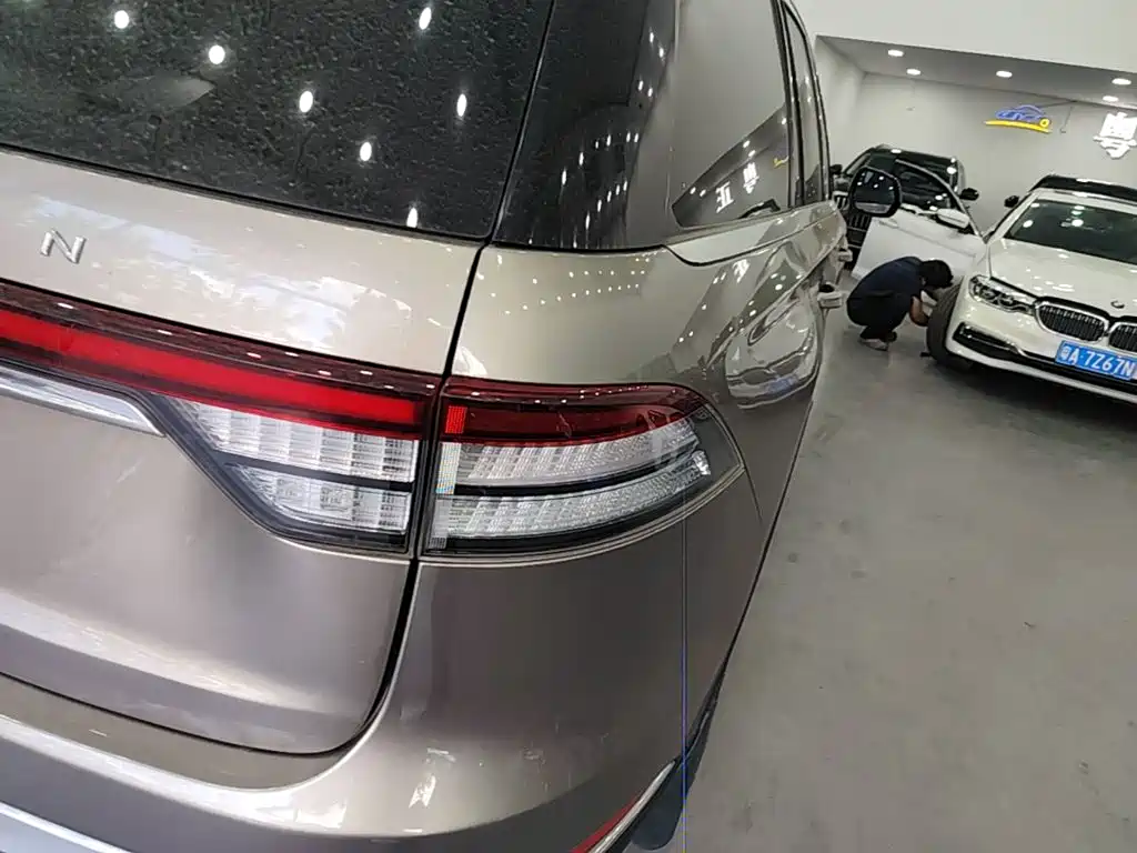 Lincoln Aviator (Import) — миниатюра 8